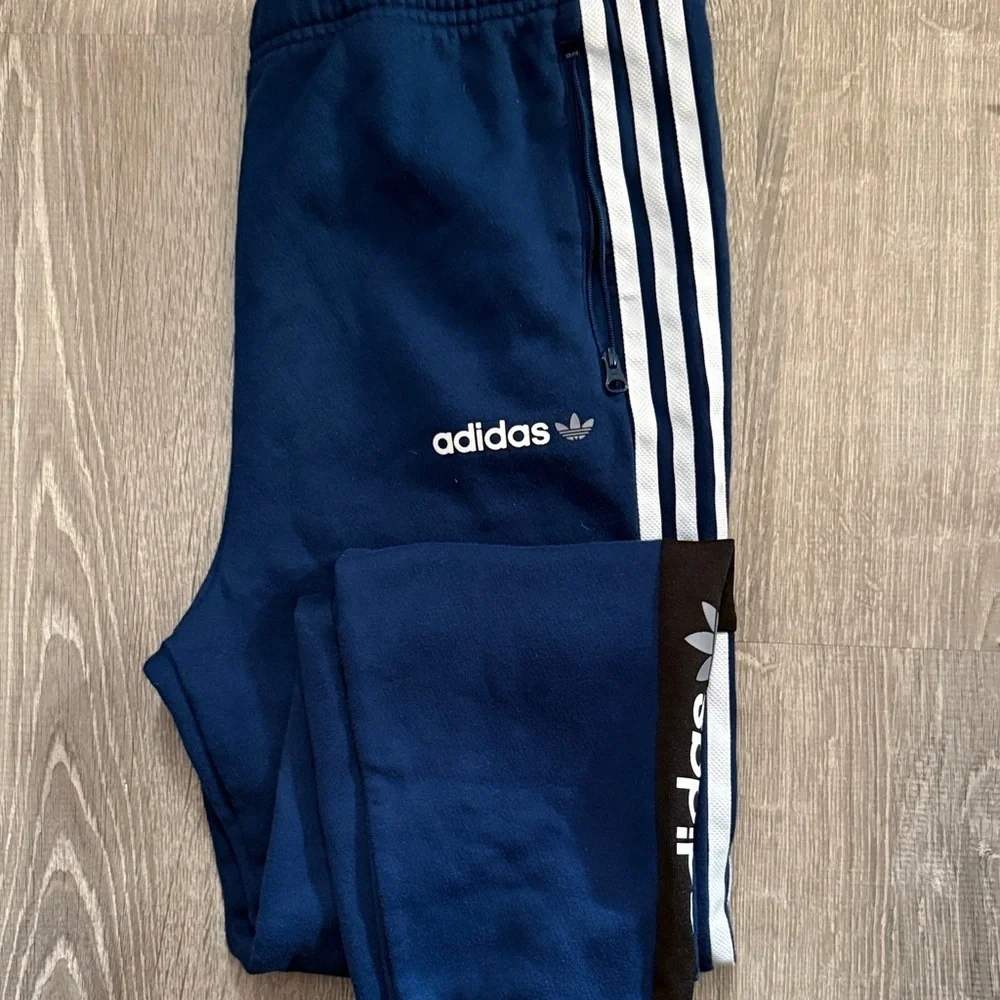 Adidas Navy and White Tracksuit Set - Picture 4 of 6